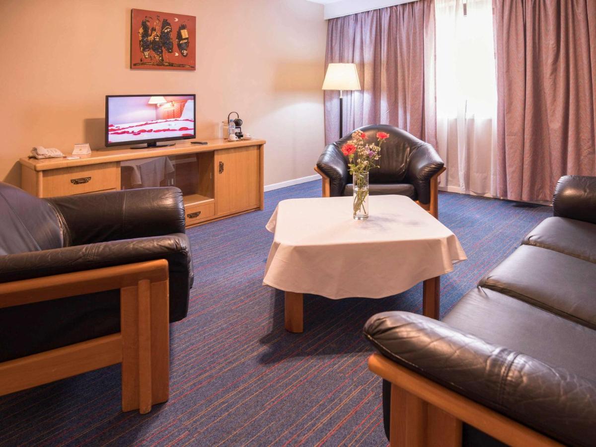 Hotel Mercure Alger Aéroport Dar el Beïda Esterno foto A suite at the hotel