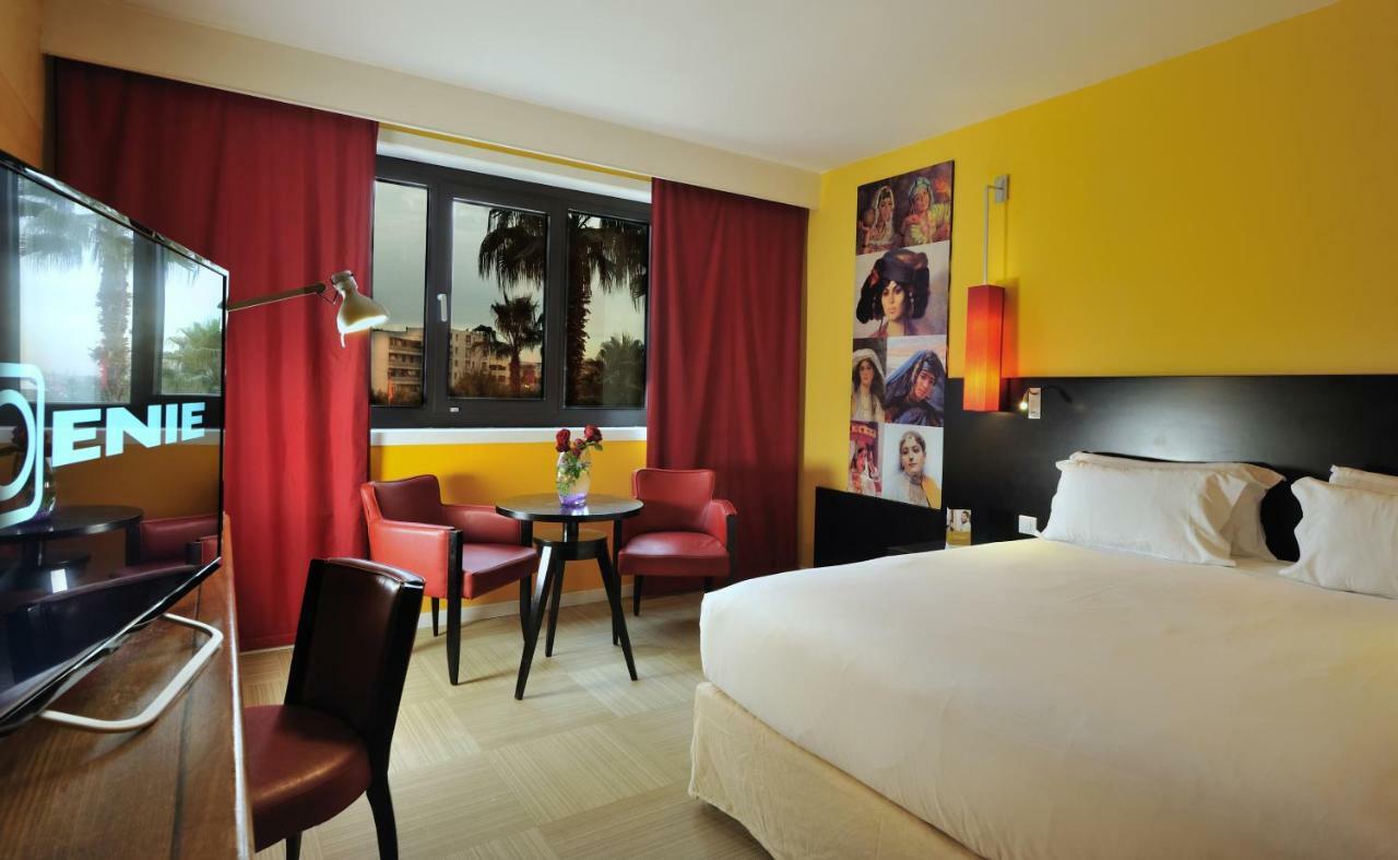 Hotel Mercure Alger Aéroport Dar el Beïda Esterno foto A room at the hotel